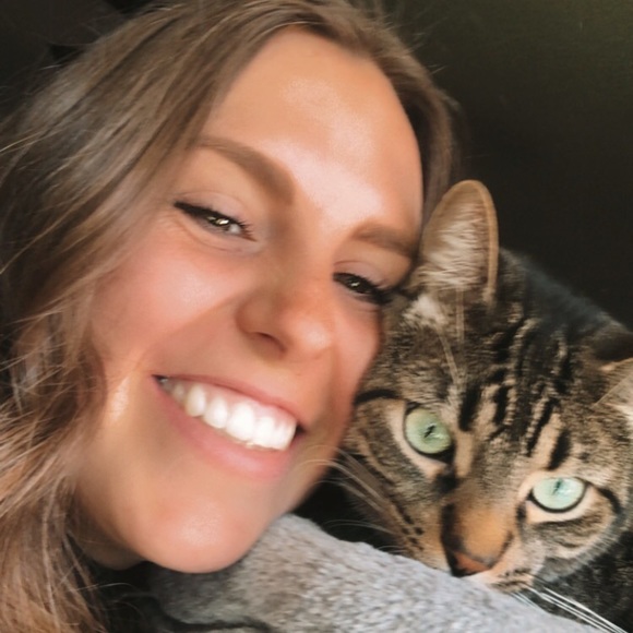 Meet your Posher, Brooke - Picture 1 of 1